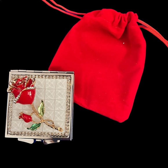 RED ROSE 🌹 MIRROR COMPACT EMBELLISHED WITH GORGEOUS CRYSTALS- - Picture 5 of 9